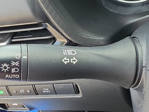 Used 2025 Nissan Sentra SV FWD image 28
