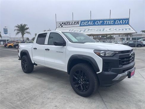 Used 2024 Chevrolet Colorado Trail Boss w/ Technology Package image 2