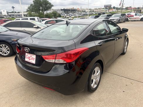Used 2013 Hyundai Elantra GLS w/ Preferred Pkg image 5