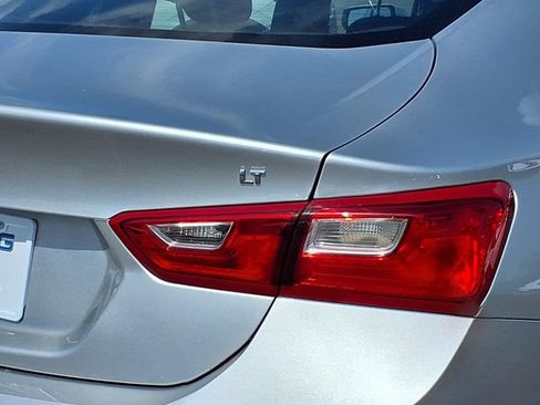 Used 2017 Chevrolet Malibu LT FWD image 23