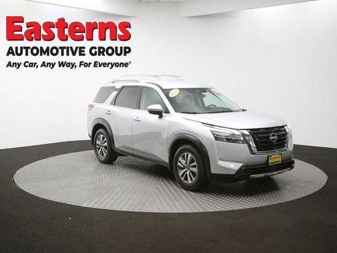 Used 2023 Nissan Pathfinder SL image 48