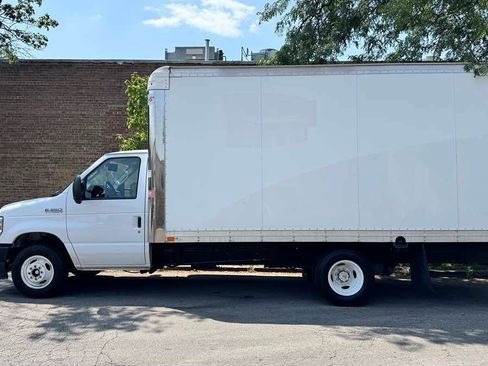 Used 2021 Ford E-350 and Econoline 350 Super Duty w/ Power Windows & Locks Group RWD image 4
