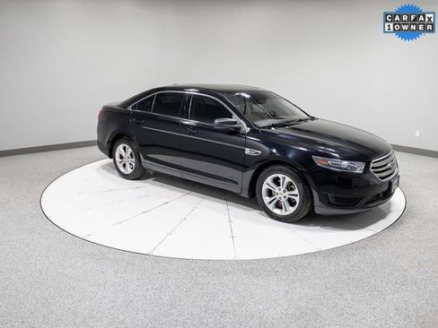 Used 2018 Ford Taurus SE image 25