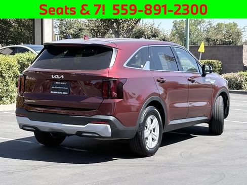 Certified 2024 Kia Sorento LX FWD image 5