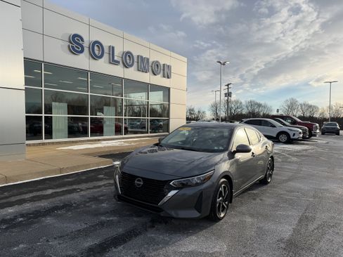 Used 2025 Nissan Sentra SV w/ Trunk Package image 2