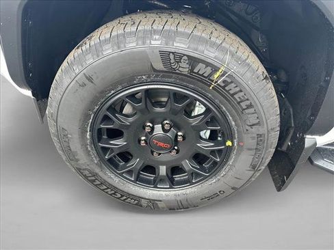 Used 2025 Toyota 4Runner TRD Off-Road Premium AWD/4WD image 16
