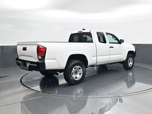 Used 2021 Toyota Tacoma SR RWD image 5