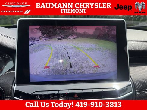 Used 2023 Jeep Compass Latitude w/ Sun and Sound Group AWD/4WD image 20