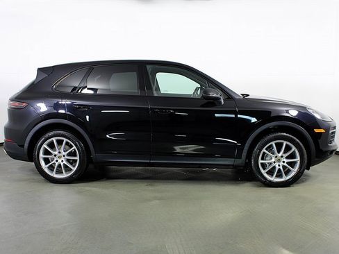 Used 2020 Porsche Cayenne image 8