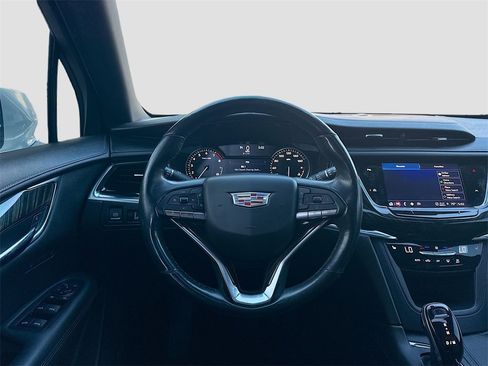 Used 2021 Cadillac XT6 Premium Luxury image 25