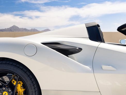 Used 2023 Ferrari F8 Tributo RWD image 26