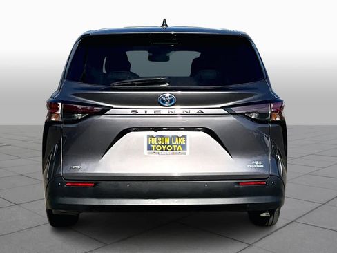 Certified 2023 Toyota Sienna XLE image 4