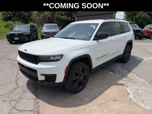 Used 2023 Jeep Grand Cherokee L Laredo AWD/4WD image 1