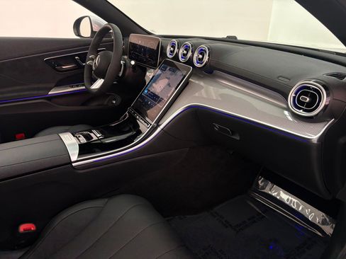 Used 2025 Mercedes-Benz CLE 450 4MATIC Cabriolet image 18