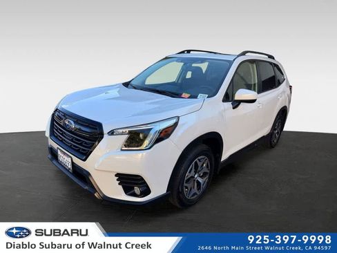 Certified 2023 Subaru Forester Premium AWD/4WD image 1