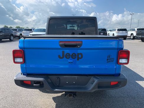 Used 2023 Jeep Gladiator Sport AWD/4WD image 6