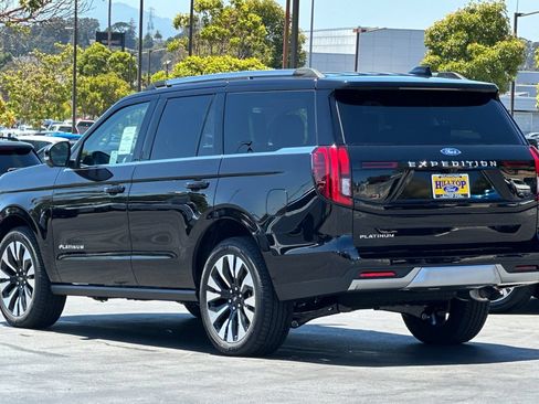 New 2026 Ford Expedition Platinum w/ Driver's Package AWD/4WD image 6