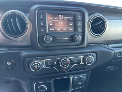 Used 2021 Jeep Wrangler Unlimited Sport image 9