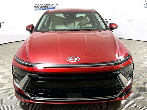 Used 2025 Hyundai Sonata SEL FWD image 2