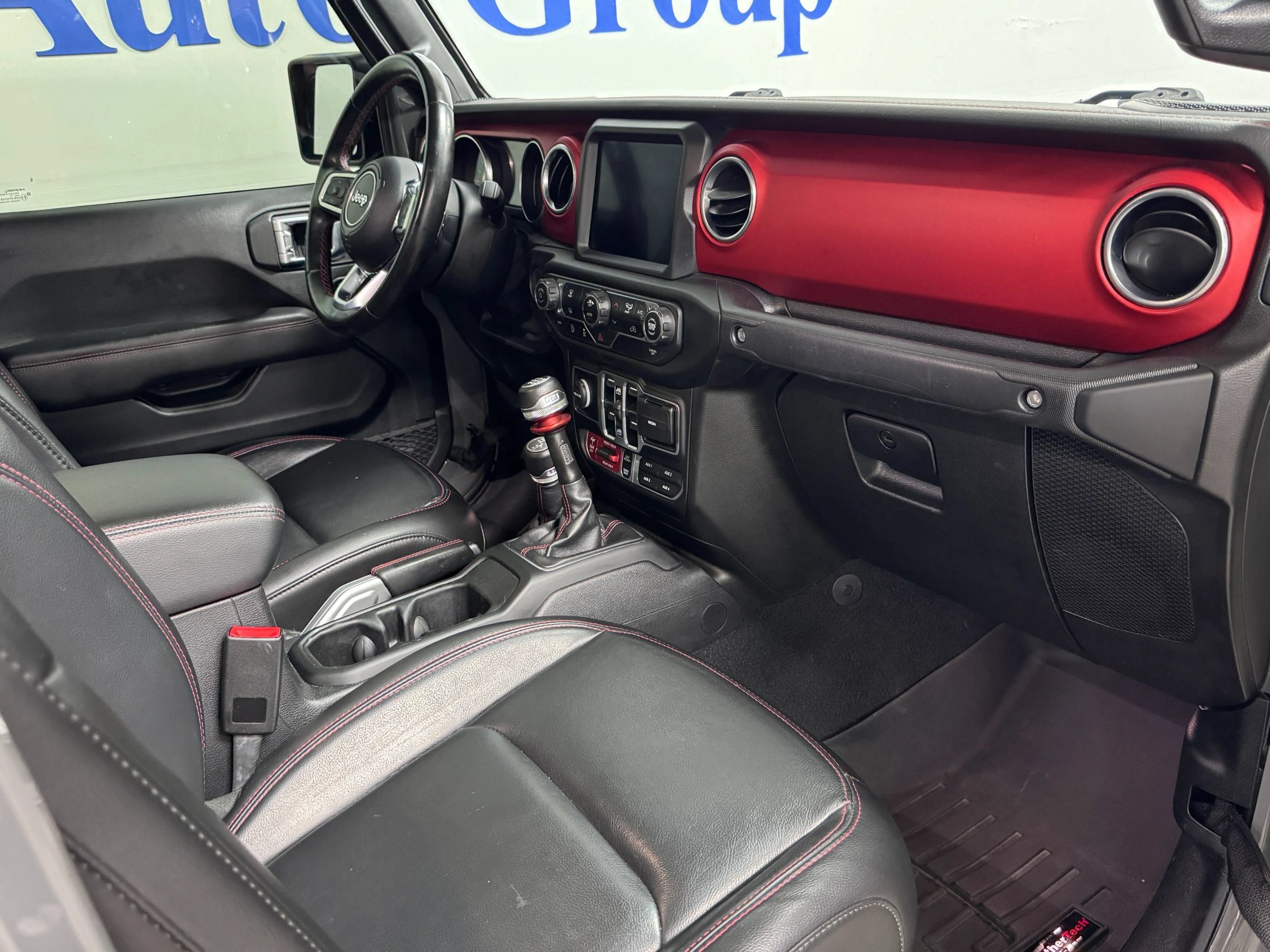 Used 2020 Jeep Gladiator Rubicon w/ Uconnect 4C Nav & Sound Group AWD/4WD image 11