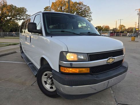 Used 2018 Chevrolet Express 3500 LT w/ LT Preferred Equipment Group RWD image 17