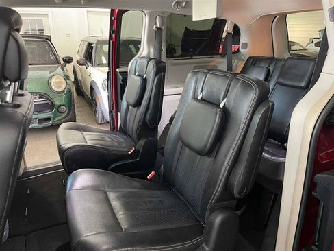 Used 2015 Chrysler Town & Country Touring-L w/ Driver Convenience Group FWD image 76