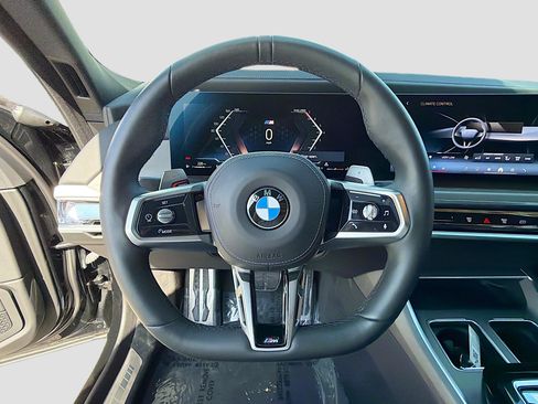 Used 2023 BMW 760i xDrive AWD/4WD image 37