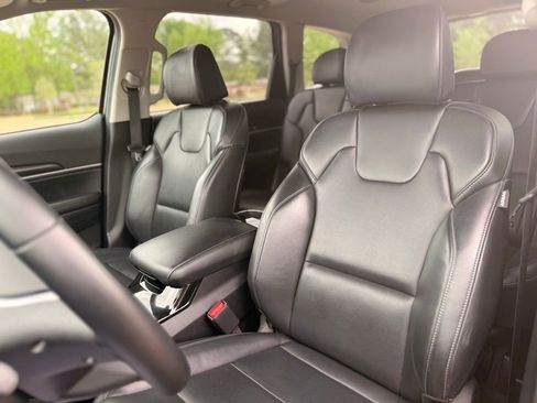 Used 2025 Kia Telluride S FWD image 12
