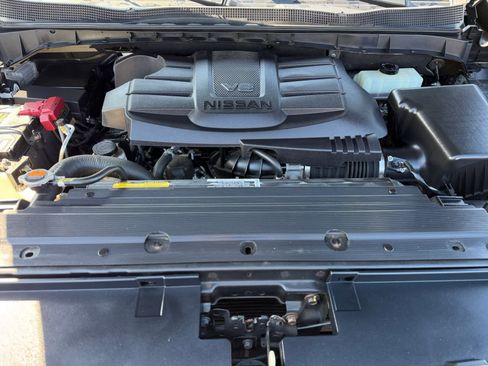 Used 2021 Nissan Titan SV w/ SV Convenience Package AWD/4WD image 7