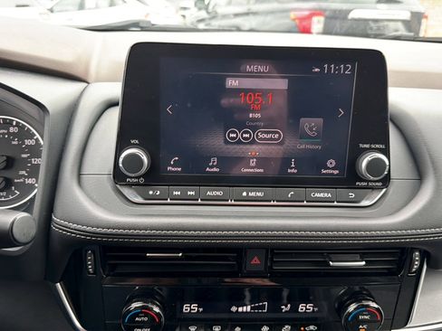 Used 2022 Nissan Rogue SV AWD/4WD image 15