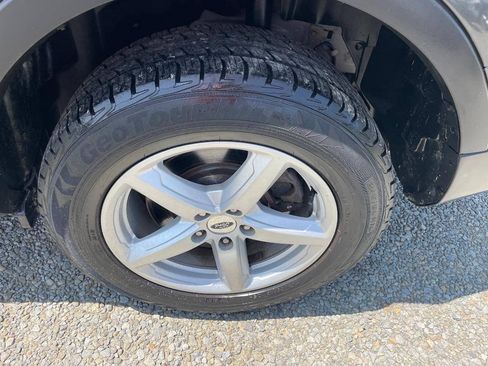 Used 2016 Ford Explorer XLT w/ Equipment Group 202A AWD/4WD image 29