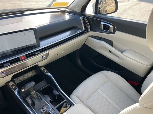 Certified 2025 Kia Sorento S image 22