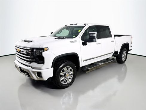 Used 2024 Chevrolet Silverado 3500 High Country w/ High Country Premium Package image 4