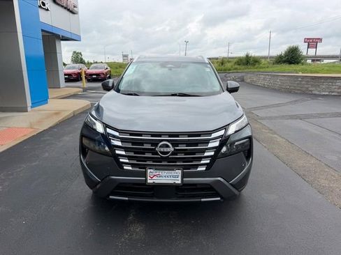Used 2024 Nissan Rogue SL w/ SL Premium Package AWD/4WD image 3