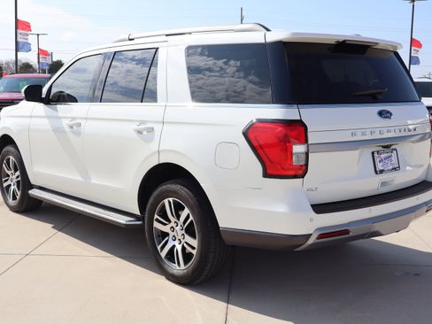 Used 2023 Ford Expedition XLT image 7