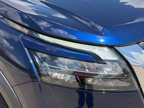 Certified 2023 Nissan Pathfinder SV FWD image 8