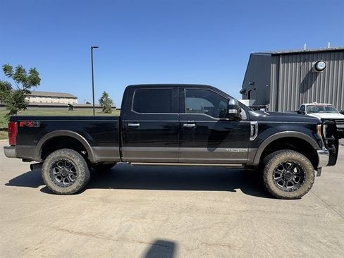 Used 2017 Ford F250 King Ranch w/ King Ranch Ultimate Package AWD/4WD image 4