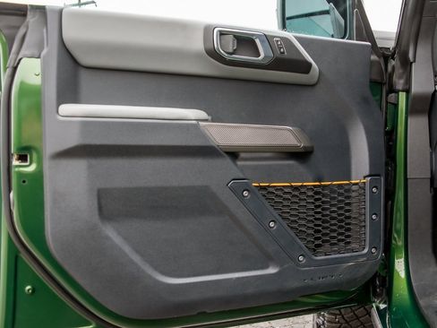 Used 2023 Ford Bronco Badlands image 30