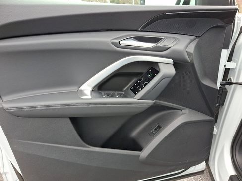 Certified 2025 Audi Q5 Premium w/ Convenience Package image 17