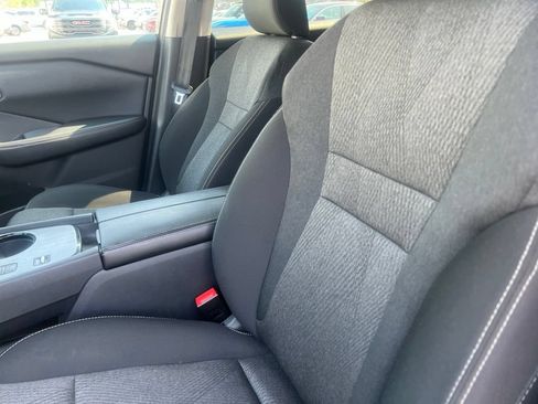 Used 2025 Nissan Rogue SV FWD image 13