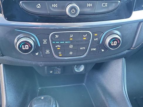 Certified 2020 Chevrolet Traverse LT w/ LT Premium Package image 35