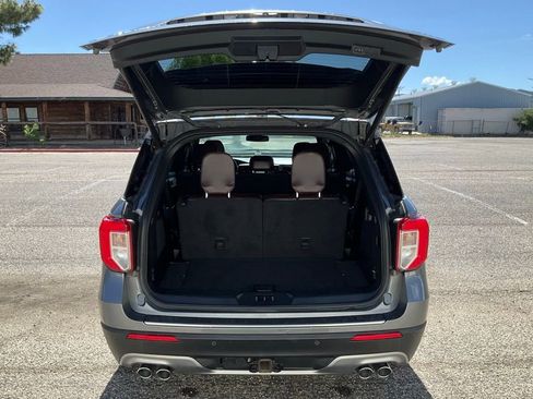 Used 2021 Ford Explorer Platinum w/ Equipment Group 601A AWD/4WD image 14