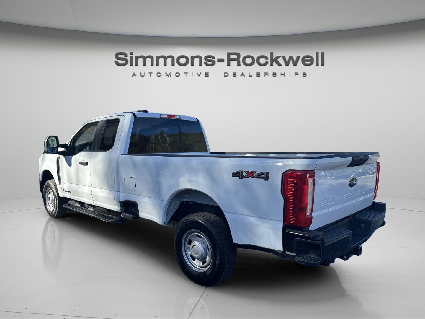 Used 2025 Ford F250 XL AWD/4WD image 3