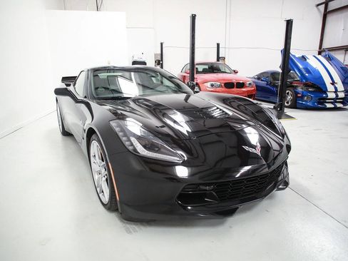 Used 2016 Chevrolet Corvette Stingray Coupe w/ 2LT Preferred Equipment Group RWD image 9