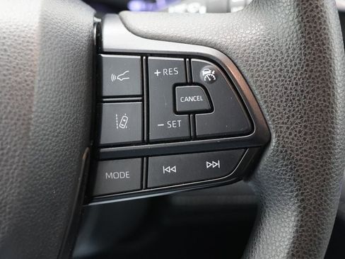 Used 2025 Toyota Sienna LE image 19