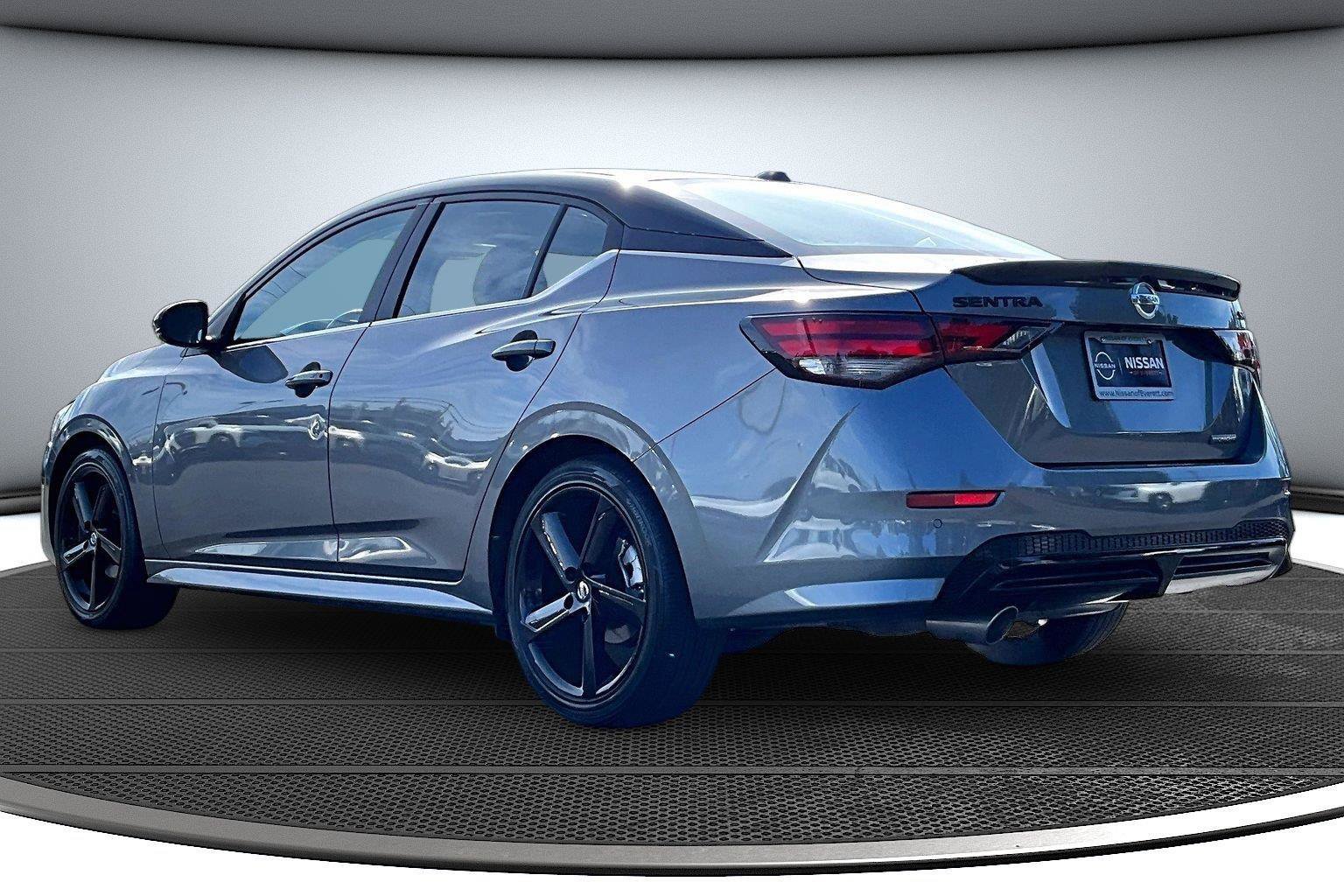 Used 2023 Nissan Sentra SR w/ Midnight Edition Package FWD image 5