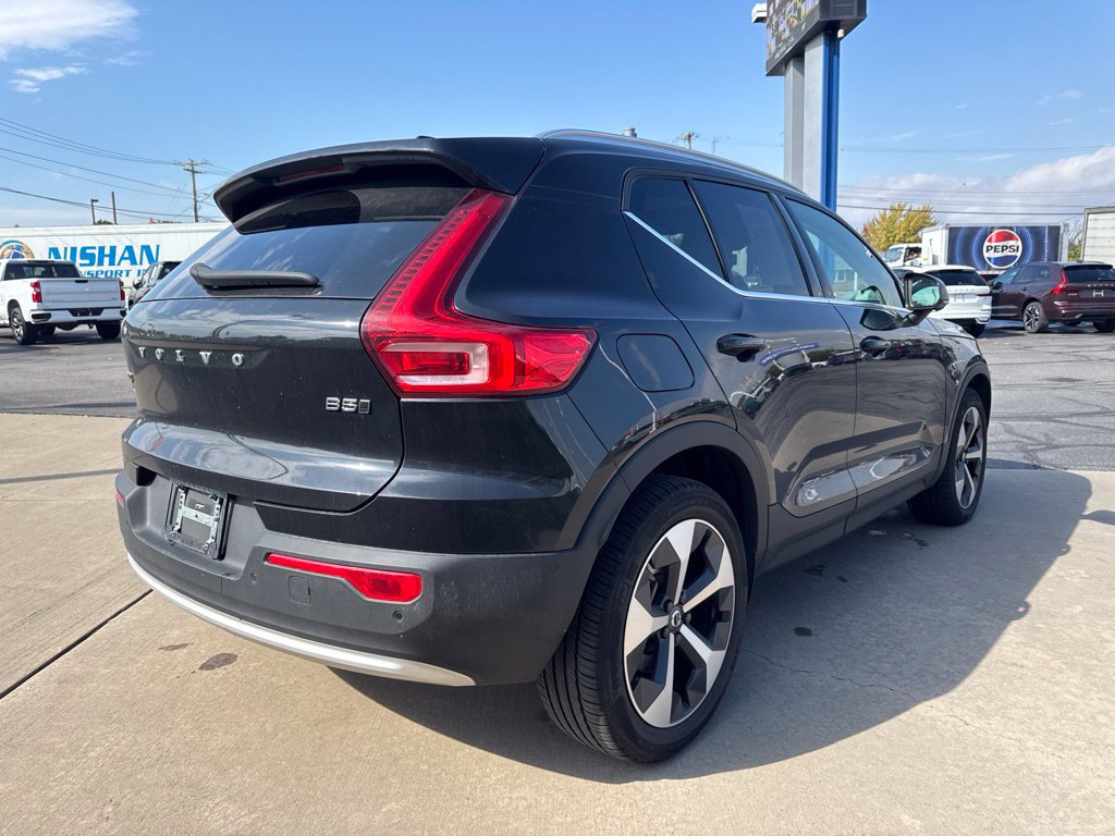 Used 2025 Volvo XC40 B5 Plus w/ Protection Package Premier AWD/4WD image 5