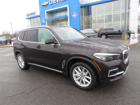 Used 2022 BMW X5 xDrive45e image 3