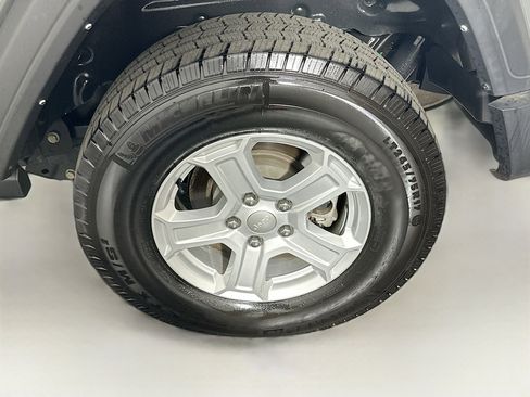 Used 2021 Jeep Wrangler Sport S w/ Sun And Sound Package image 11