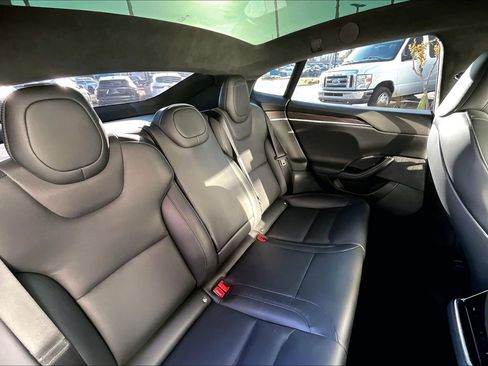 Used 2022 Tesla Model S image 26
